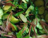 塩もみきゅうりと香味野菜とホタルイカ♪作り方3写真