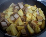 豚バラ肉と揚げジャガイモのさっぱり煮作り方4写真