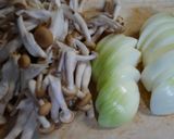 簡単!サワラのしめじ玉ねぎの和風ソース♡作り方1写真