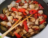 鶏むね肉とパプリカの コンソメ醤油炒め♡作り方6写真