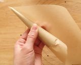 コルネ型にオーブンシートを巻く方法作り方6写真