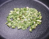 簡単！ムネ肉と舞茸のニラ茎味噌炒め作り方2写真