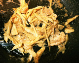 簡単♪ゴボウと豚肉の和風ごまだれピザ☆作り方4写真