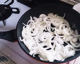 簡単美味！新玉ねぎと卵のソース炒め作り方1写真