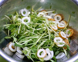 簡単！たっぷりちくわ豆苗作り方1写真