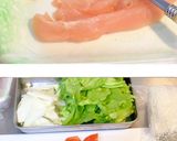 旨味凝縮☆炒めトマトのカレー春雨スープ！作り方1写真