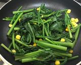 ほうれん草とコーンのバター醤油炒め作り方3写真