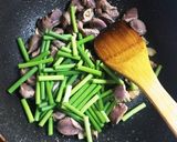 砂肝とにんにくの芽の炒め物作り方10写真