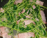 豆苗とベーコンの塩にんにく炒め作り方3写真