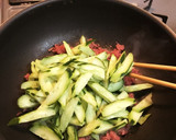 超簡単！コンビーフときゅうりの炒め物☆作り方3写真
