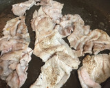 レタスの外葉と豚肉のオイスターマヨ炒め作り方2写真