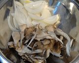 香りも美味しい！鶏レバーのバジル炒め！作り方3写真