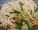 野菜たっぷり！パッタイみたいな焼きうどん作り方7写真