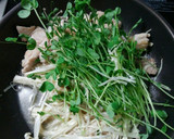 えのきと豆苗のからしマヨ炒め作り方4写真