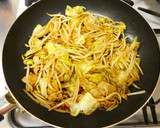 焼きそばみたい♪もやし豚キャベソース炒め作り方6写真