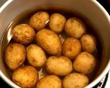 豚こまと新じゃが☆こってり炒め煮作り方1写真