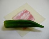 簡単！シューマイの皮でオクラベーコン巻作り方1写真