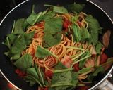 ほうれん草ベーコンしめじのトマトパスタ♪作り方5写真