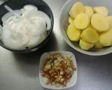 トマトとみょうがで爽やか夏野菜の肉じゃが作り方1写真