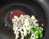 青唐辛子と白だしでウドとホタルイカパスタ作り方3写真