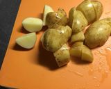 新じゃがと鶏肉のこっくり味噌炒め作り方1写真