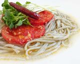 簡単！素麺のペペロンチーノ風★黒ごまめん作り方5写真