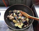 卵黄とろり♪なすと豚肉のスタミナ丼作り方3写真