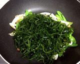 5分で完成♪切り昆布と絹さやの炒めもの作り方4写真