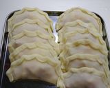 簡単！サバ缶＋餃子の皮☆揚げピザ作り方4写真
