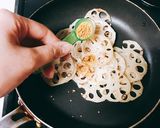 お弁当にも♪れんこんのアーリオオーリオ。作り方4写真