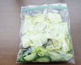 刻み昆布とレタス・胡瓜の酢の物作り方2写真