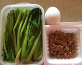 納豆とほうれん草のスクランブルオムレツ作り方1写真