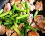 絶品♡アスパラ&鶏もも肉のガリバター炒め作り方8写真