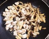 簡単和食★鶏胸肉とシメジのふんわり卵とじ作り方5写真