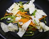 簡単！しじみ80個分の味噌汁で☆野菜炒め作り方2写真