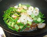 海老と空豆のエスニック炒め作り方6写真