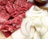 牛丼の卵黄のせ作り方1写真