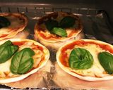 簡単！餃子の皮でフレッシュバジルのピザ作り方4写真