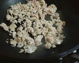 舞茸たっぷり鶏挽き肉の塩麹炒め♥作り方2写真