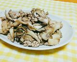 舞茸たっぷり鶏挽き肉の塩麹炒め♥作り方4写真
