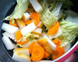 さつま揚げとたっぷり野菜のお味噌汁作り方3写真