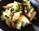 お弁当にも！キャベツとちくわの塩昆布炒め作り方3写真