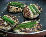 ソースいらずの鶏アスパラバーグ作り方4写真