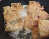 いなり揚げにお肉や卵を入れた煮物作り方4写真