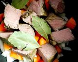 炊飯器でホロホロ☆牛肉赤ワイン煮込み作り方1写真