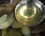 土鍋で作る 丸ごと新玉ねぎと手羽先スープ作り方3写真