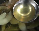 土鍋で作る 丸ごと新玉ねぎと手羽先スープ作り方3写真