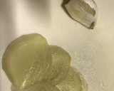 土鍋で作る 丸ごと新玉ねぎと手羽先スープ作り方5写真
