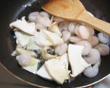 ☆小エビときのこ☆のクリームパスタ！作り方1写真