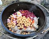 豚肉のカスレ-簡単ダッチオーブン料理-作り方5写真